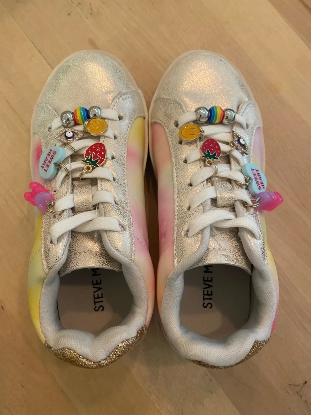NWOT Steve Madden Toddler Girls' Poet Pastel Rainbow Charm Sneakers Size 11 - Picture 4 of 10